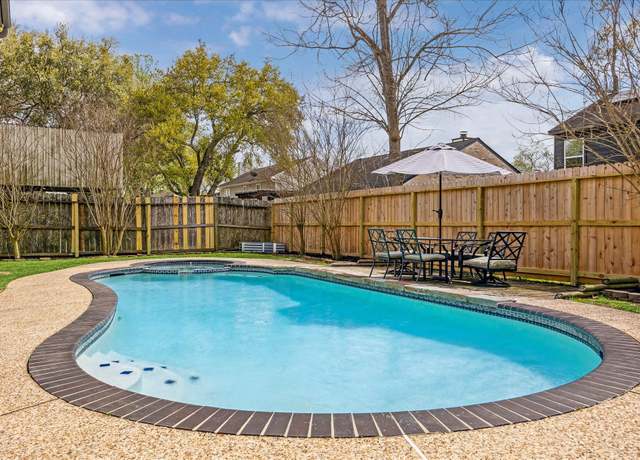 Property at 2310 Parkview Dr, Pearland, TX 77581, 4 beds, 2.5 baths