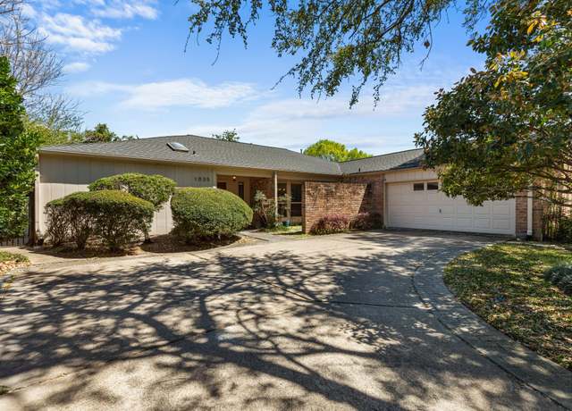 Property at 1035 Honey Hill Dr, Houston, TX 77077, 4 beds, 2.5 baths