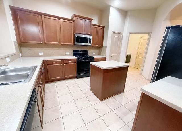 Property at 3238 Doves Nest Ct, Dickinson, TX 77539, 3 beds, 2 baths