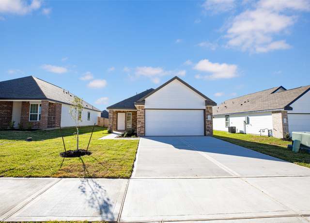 Property at 305 Mouflon Dr, Huntsville, TX 77320, 4 beds, 2 baths