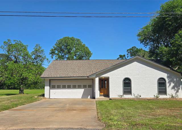 Property at 520 Walnut St, Waller, TX 77484, 3 beds, 2 baths
