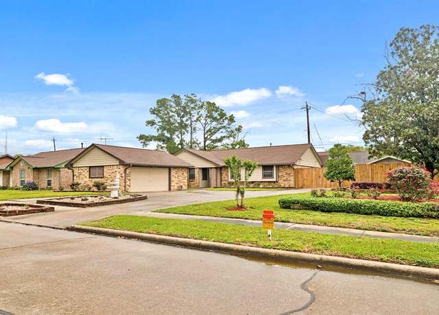 Property at 2325 E Shannon St, Deer Park, TX 77536, 3 beds, 2.5 baths