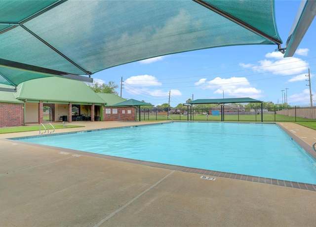 Property at 6308 Fern Ct, Pearland, TX 77584, 4 beds, 2.5 baths