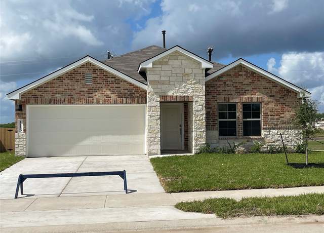 Property at 1115 Fannin St, Brenham, TX 77833, 4 beds, 2 baths