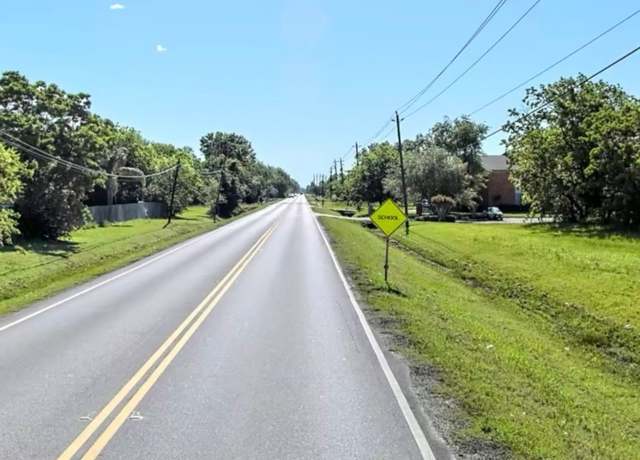 Property at 2404 E Wallisville Rd, Highlands, TX 77562