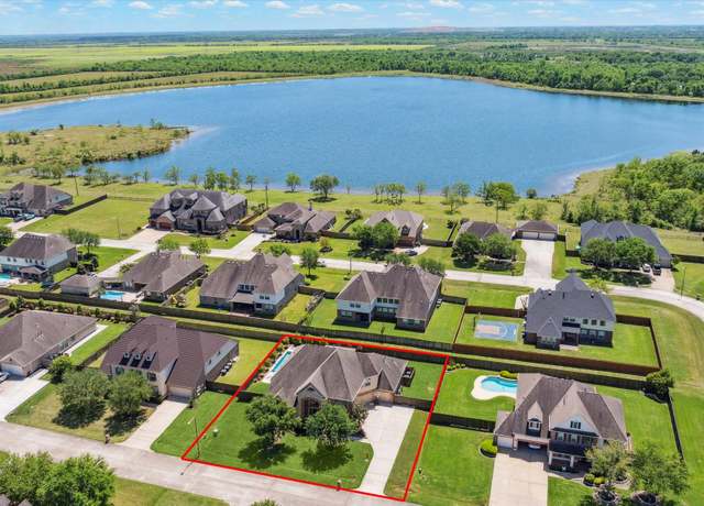 Property at 2411 Lakeway Dr, Friendswood, TX 77546, 5 beds, 3.5 baths