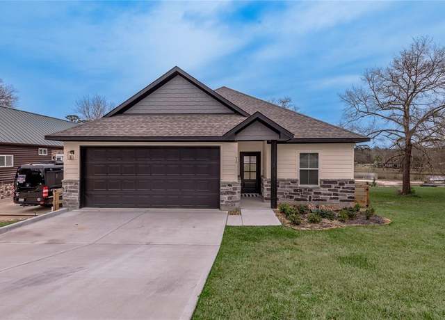 Property at 72 Hunters Creek Dr, Huntsville, TX 77340, 4 beds, 3 baths