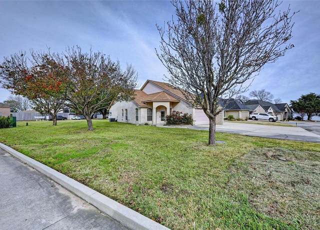 Property at 11423 Outrigger Dr, Willis, TX 77318, 2 beds, 2 baths