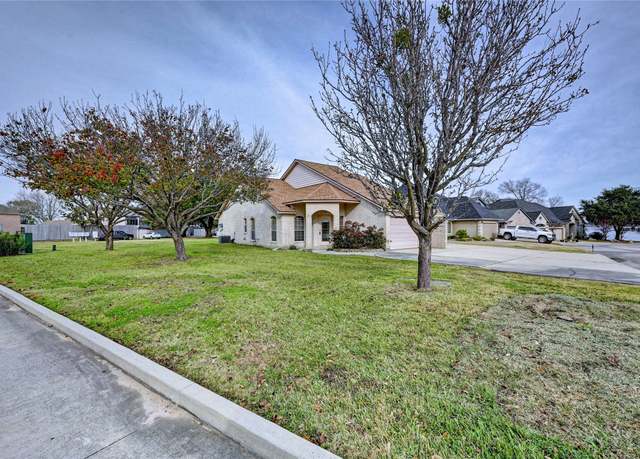 Property at 11423 Outrigger Dr, Willis, TX 77318, 2 beds, 2 baths