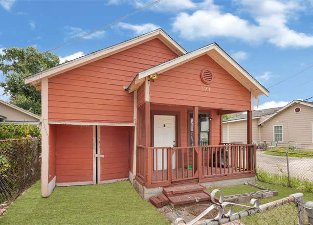 Property at 1101 Wooding St, Houston, TX 77011, 2 beds, 1 bath