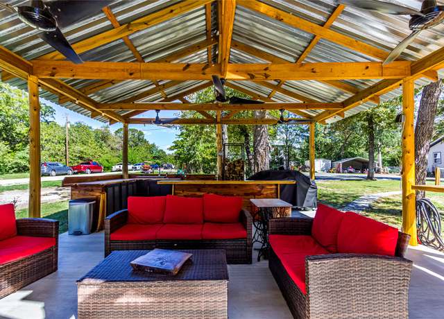 Property at 19768 County Road 377, Marquez, TX 77865, 2 beds, 2 baths