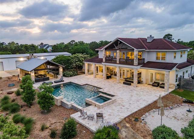 Property at 2112 Washington Ave, Alvin, TX 77511, 3 beds, 3.5 baths