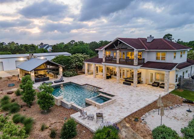 Property at 2112 Washington Ave, Alvin, TX 77511, 3 beds, 3.5 baths