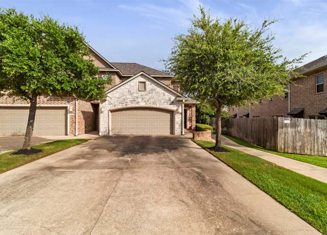 Property at 2200 Crescent Pointe Pkwy, College Station, TX 77845, 2 beds, 2.5 baths