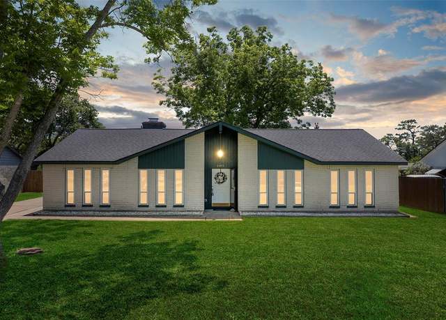 Property at 4403 Ravine Dr, Friendswood, TX 77546, 3 beds, 2 baths