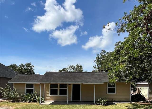 Property at 712 S Blackwell St, La Porte, TX 77571, 3 beds, 3 baths