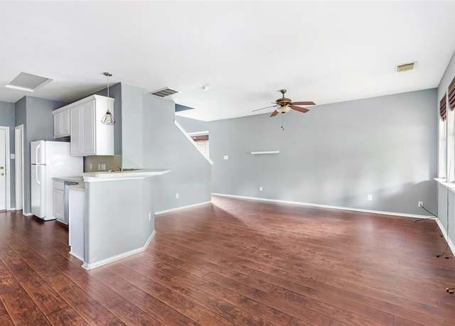 Property at 20227 Arbolada Green Ct, Humble, TX 77346, 3 beds, 2.5 baths
