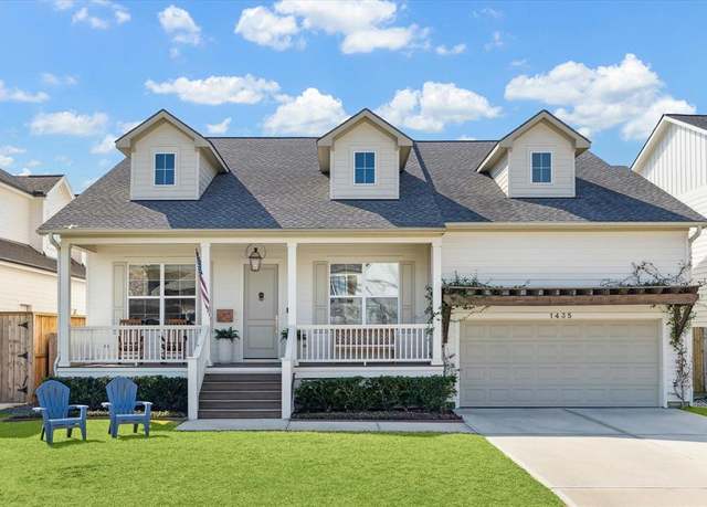 Property at 1435 Woodcrest Dr, Houston, TX 77018, 4 beds, 3.5 baths