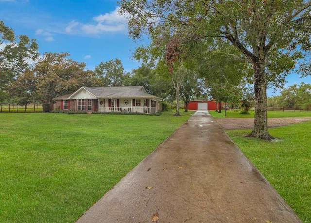 Property at 2002 County Road 284, Alvin, TX 77511, 3 beds, 2 baths