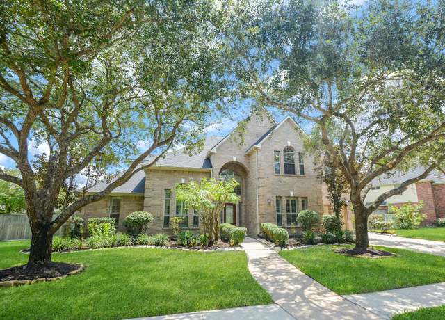 Property at 11812 Sea Shadow Bnd, Pearland, TX 77584, 5 beds, 4 baths