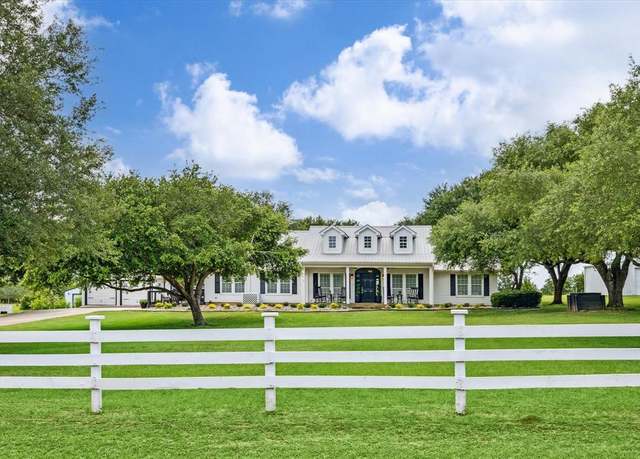 Property at 2988 Centerhill Cir, Bellville, TX 77418, 3 beds, 2.5 baths