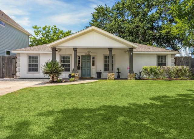 Property at 1326 Curtin St, Houston, TX 77018, 3 beds, 2 baths