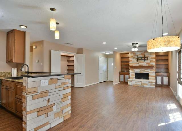 Property at 809 Pecan St, Brenham, TX 77833, 2 beds, 1 bath