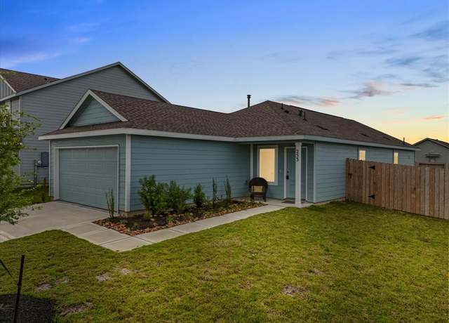 Property at 253 Houston Ave, Angleton, TX 77515, 3 beds, 2 baths
