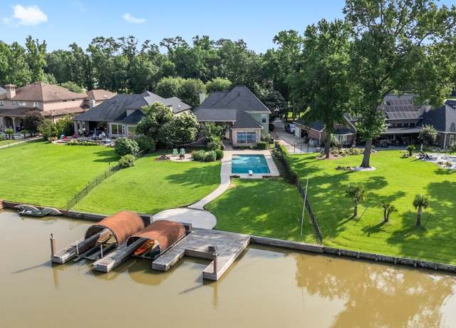 Property at 11468 Grand Pine Dr, Montgomery, TX 77356, 5 beds, 4 baths