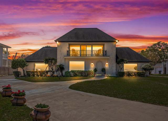 Property at 3540 Miramar Dr, Shoreacres, TX 77571, 3 beds, 3.5 baths