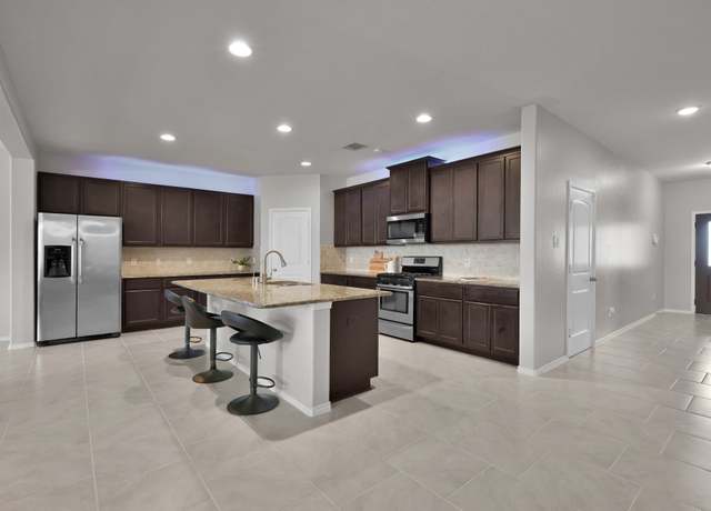 Property at 154 Meadow Grove Dr, Conroe, TX 77384, 5 beds, 3.5 baths