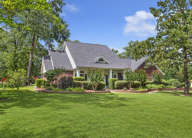 Property at 625 White Dove Dr, Lufkin, TX 75901, 4 beds, 3 baths