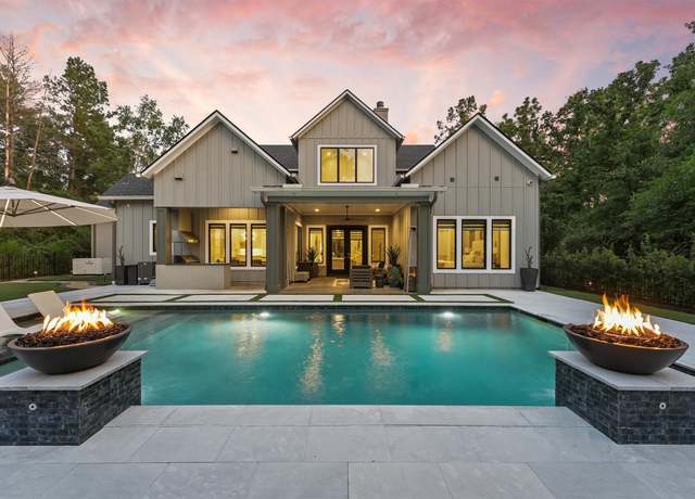 Property at 513 Pineal Dr, Montgomery, TX 77316, 4 beds, 5 baths