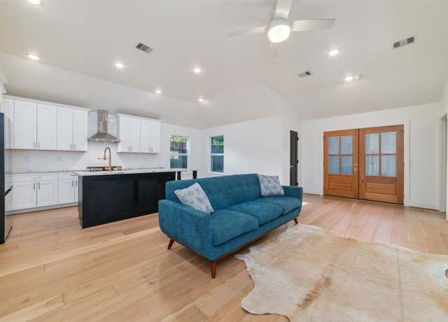 Property at 317 Kelley St, Houston, TX 77009, 3 beds, 2 baths