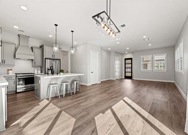 Property at 12011 Royal Oaks Run Dr, Houston, TX 77082, 3 beds, 2.5 baths