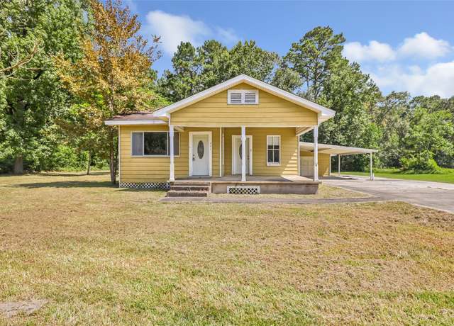 Property at 201 E Austin St, Dayton, TX 77535, 3 beds, 2 baths