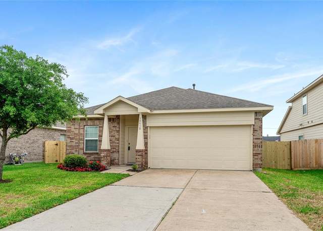 Property at 10910 Woodwind Shadows Dr, Cypress, TX 77433, 4 beds, 2 baths