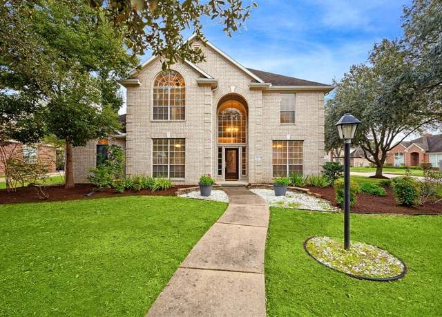 Property at 2109 Enchanted Lake Dr, League City, TX 77573, 4 beds, 3.5 baths