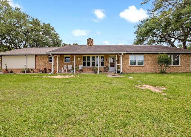 Property at 6825 Highland Rd, Santa Fe, TX 77517, 4 beds, 3.5 baths