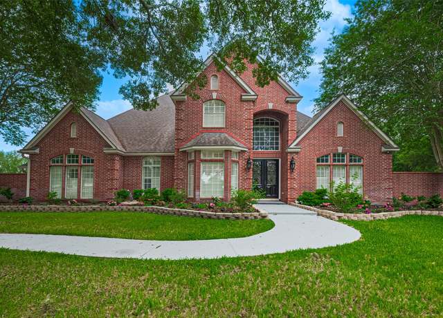 Property at 4425 Glenwood Dr, Richmond, TX 77406, 5 beds, 3.5 baths