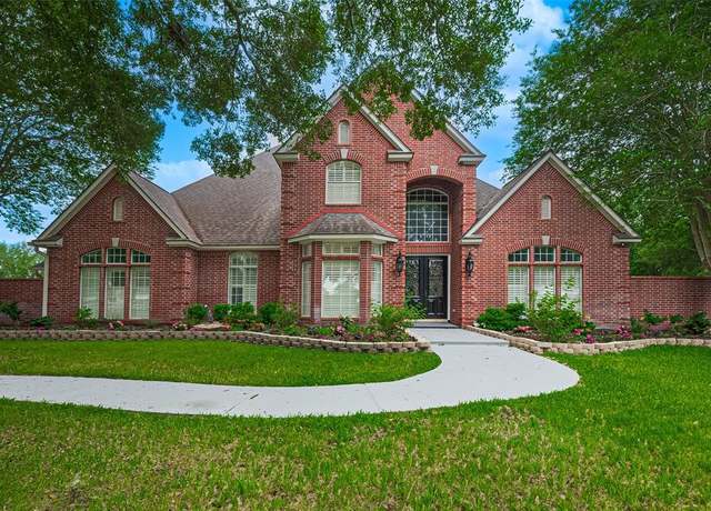Property at 4425 Glenwood Dr, Richmond, TX 77406, 5 beds, 3.5 baths