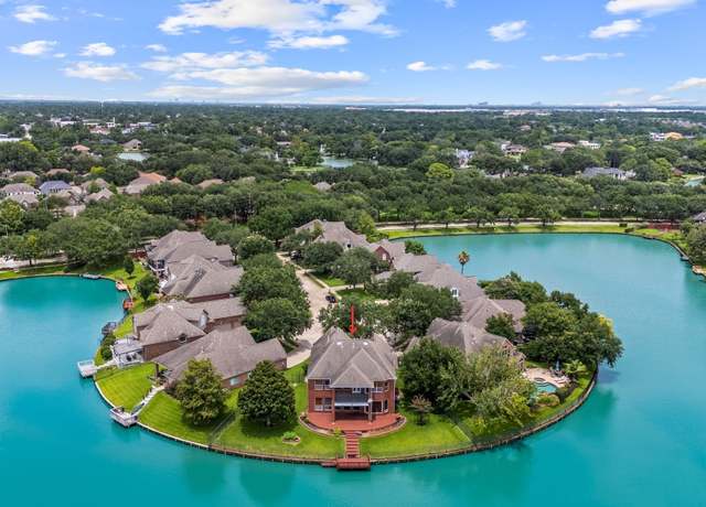 Property at 403 Brook Shore Ct, Sugar Land, TX 77478, 4 beds, 4 baths