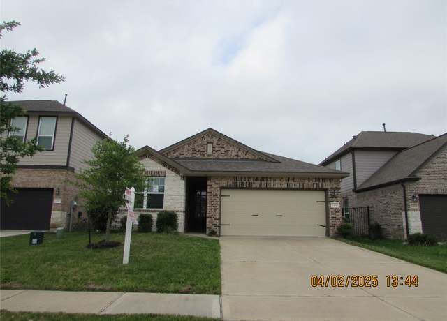 Property at 2131 Islawild Way, Texas City, TX 77568, 4 beds, 3 baths