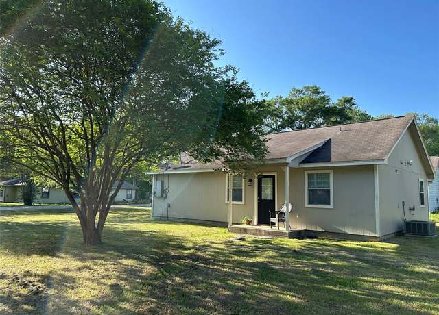 Property at 302 Alliance St, Waller, TX 77484, 4 beds, 2 baths
