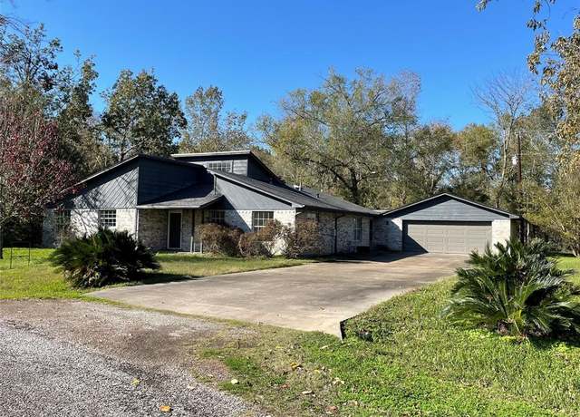 Property at 176 Circle Dr, Onalaska, TX 77360, 3 beds, 2 baths