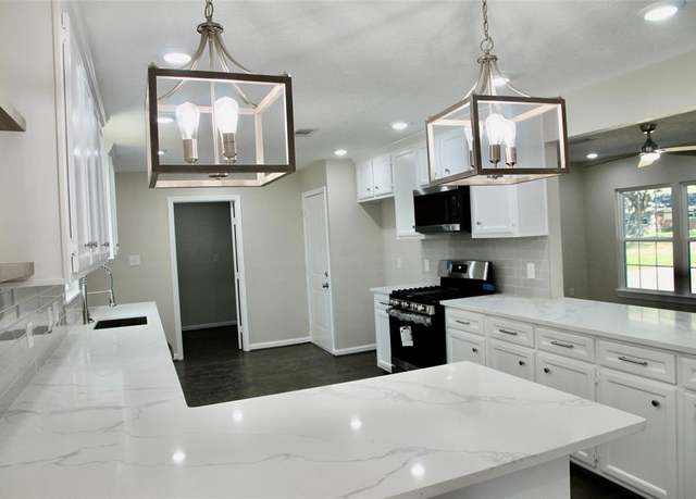 Property at 906 Martha St, Deer Park, TX 77536, 4 beds, 2.5 baths