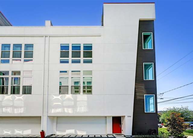 Property at 1170 W 19th St, Houston, TX 77008, 3 beds, 3.5 baths