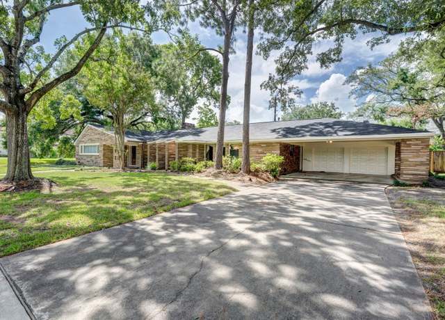 Property at 2429 Maroneal St, Houston, TX 77030, 4 beds, 4 baths