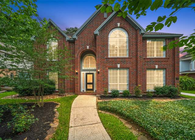 Property at 18 S Dragonwood Pl, The Woodlands, TX 77381, 4 beds, 2.5 baths