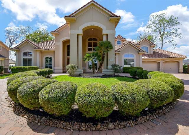 Property at 2 Royal Hampton Ct, Sugar Land, TX 77479, 5 beds, 5.5 baths